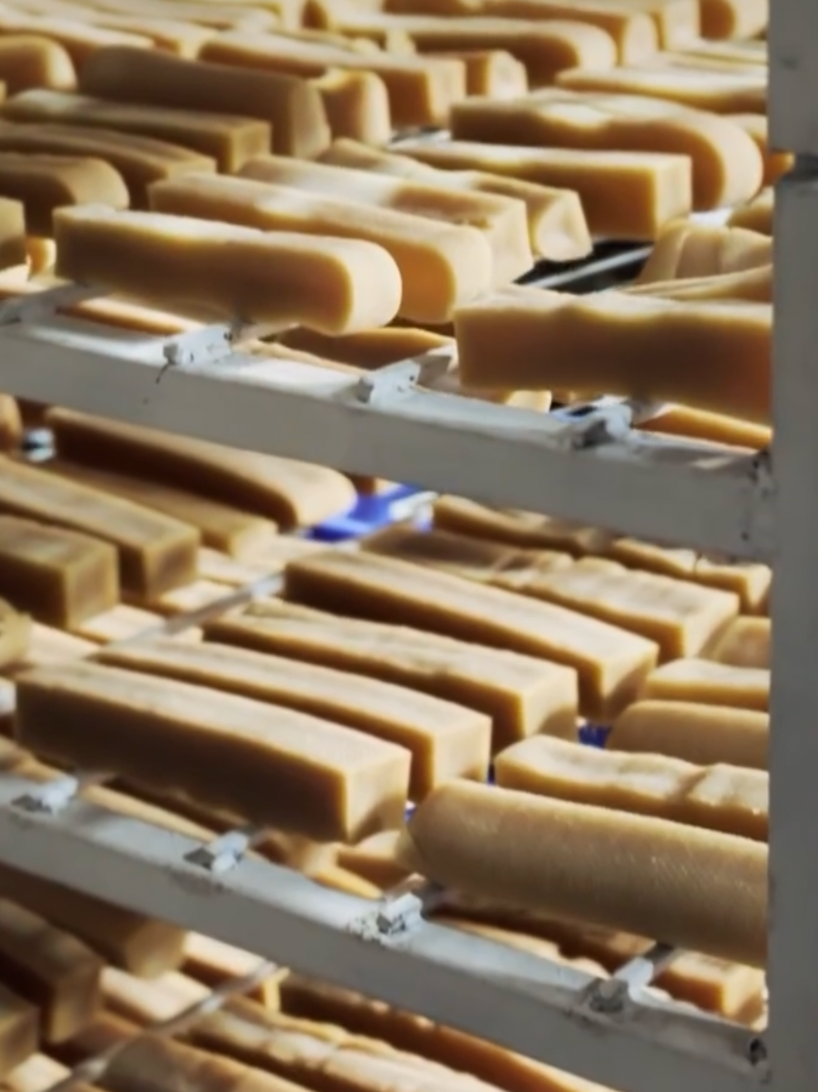 Apex Pet Products (Meaty Bubbles) - Wholesale Pet Treats - Dog - Meaty Licks Yak Chews - medium size 4