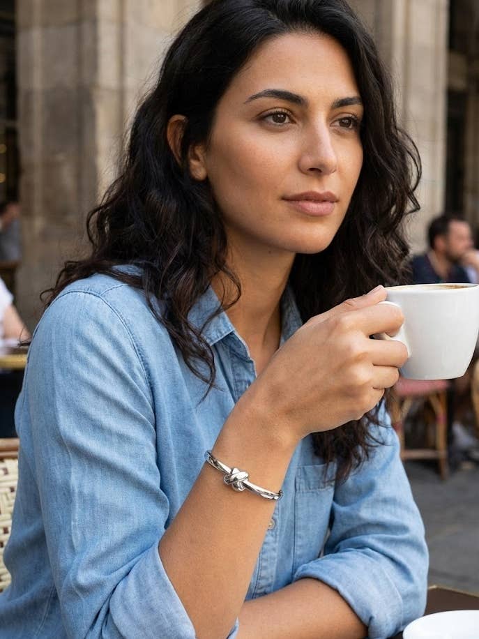 Bracciale Nodo Chic per la vendita all'ingrosso da parte di Oceanic Jewellers - Majique London