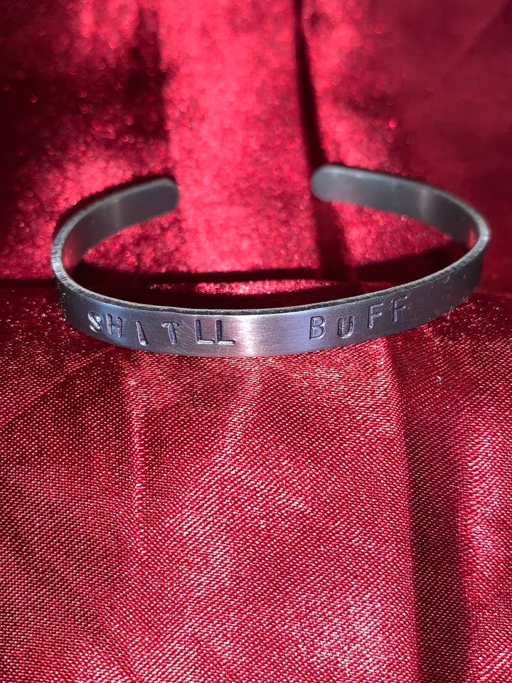 «Lei! Bracciale timbrato «t'll Buff» per la vendita all'ingrosso da parte di Punchy Pineapples