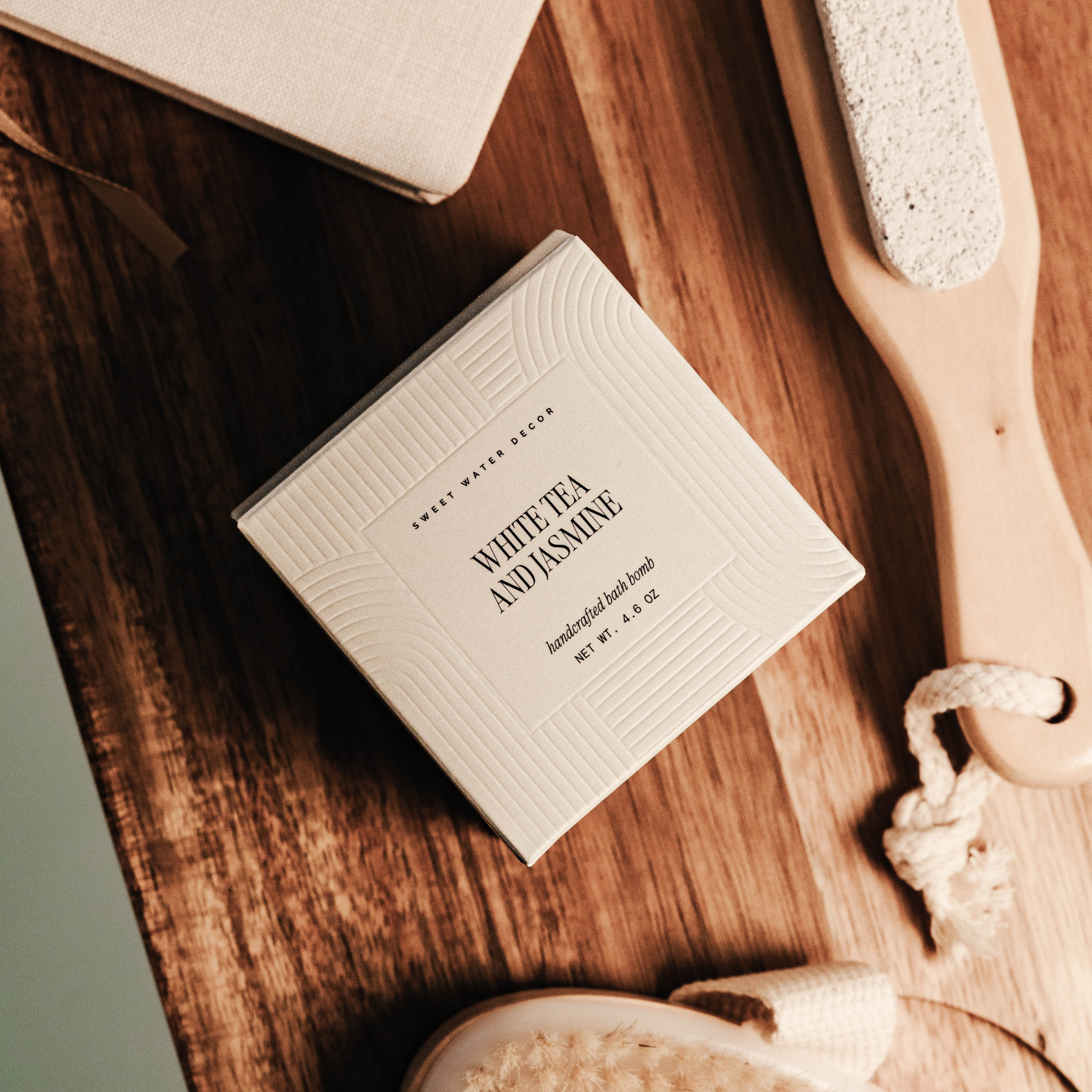 Sweet Water Decor – wholesale Bath bomb/fizz – White Tea and Jasmine 4.6 oz Bath Bomb2