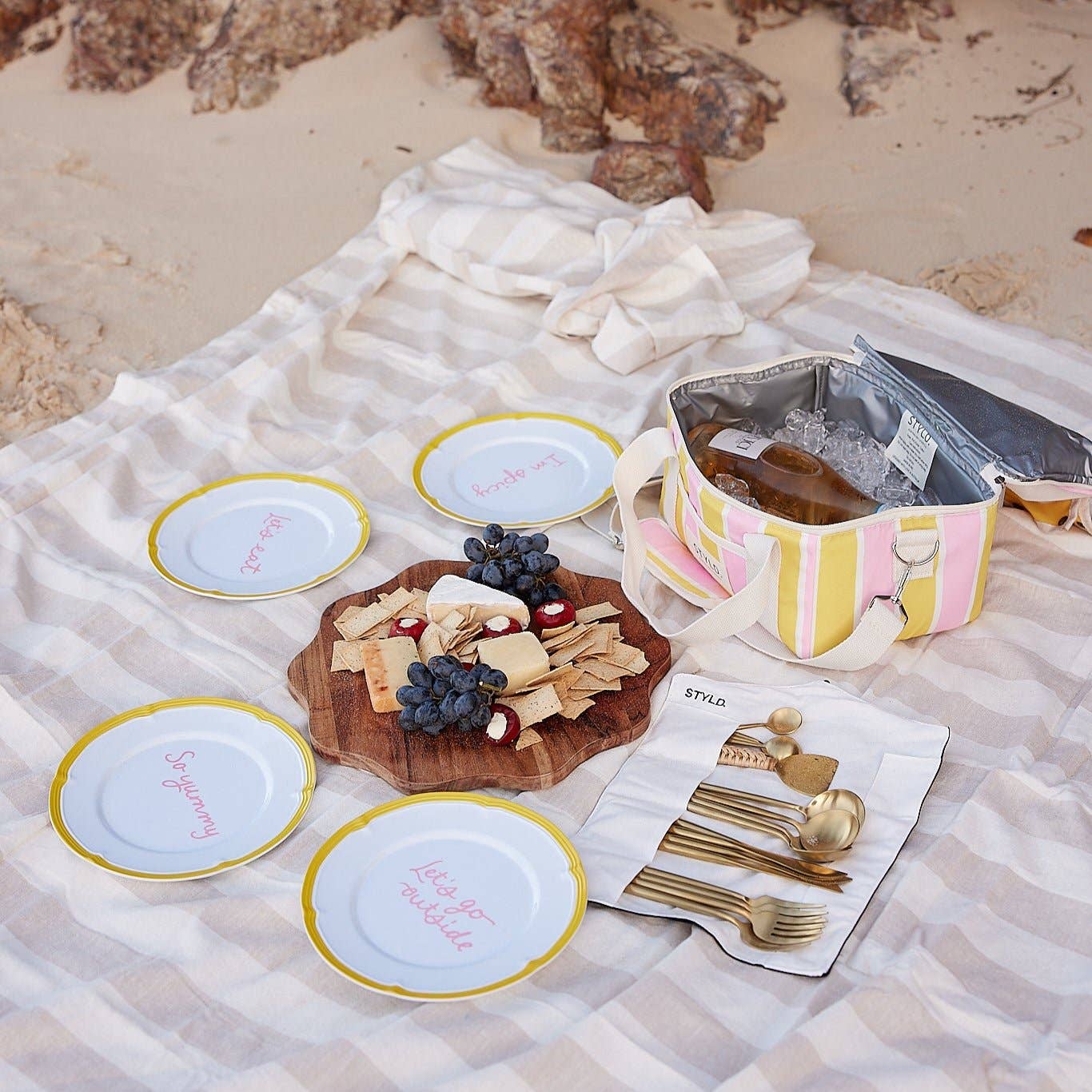 STYLD. - Wholesale Dinnerware Set - Baby, Let's Go Outside Melamine Plate Set | So Yummy6