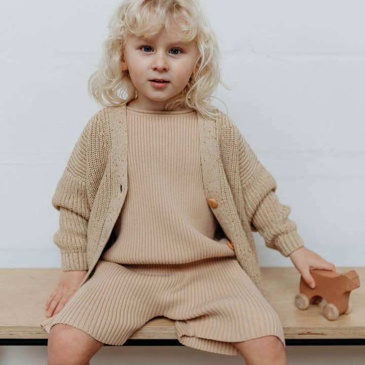 Barboteuse Sand Ribb pour la vente par Hunter and Rose