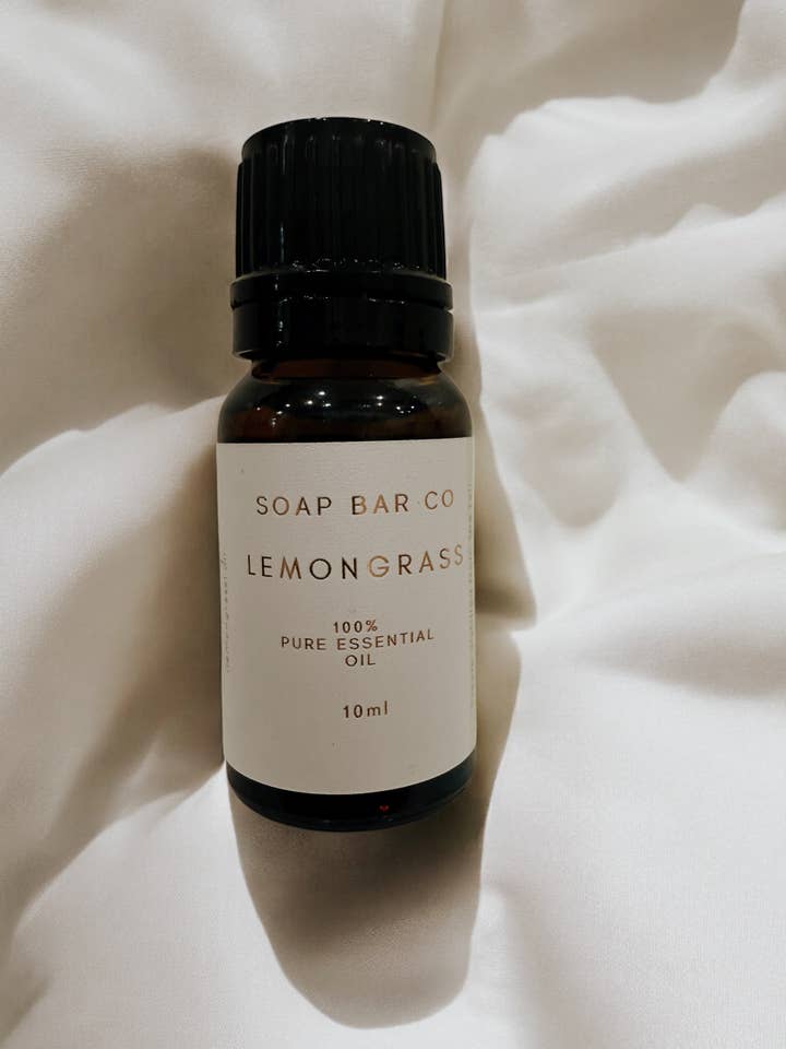 LEMONGRASS PURE ESSENTIAL OIL for wholesale by SOAP BAR CO