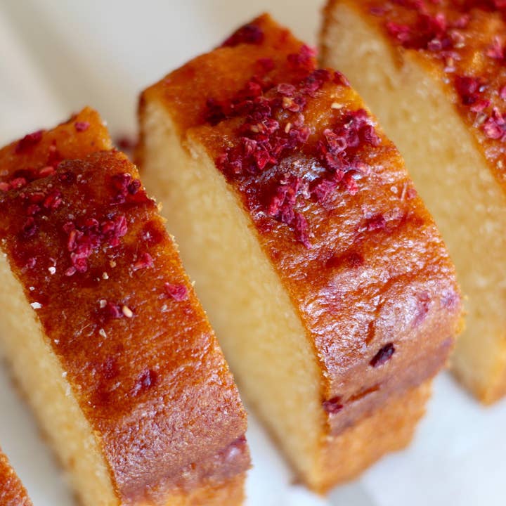 Henry's Bakehouse – wholesale Cake – Gluten Free Raspberry & Rose Cake2