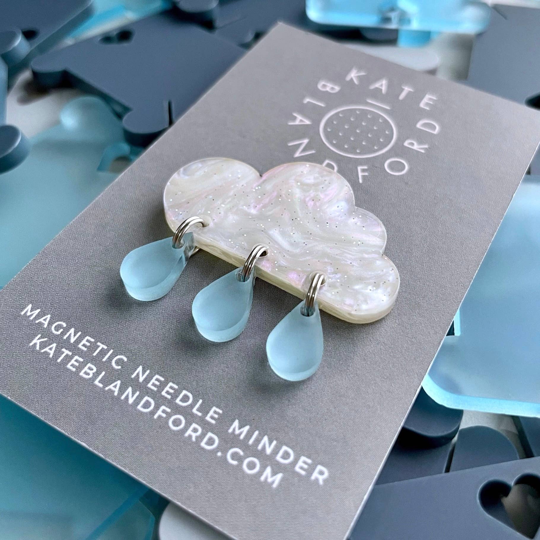 Kate Blandford – wholesale Embroidery/cross-stitch supplies – Cloud magnetic needle minder2