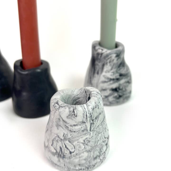 Known Goods Co. – Suporte de vela por atacado – Castiçal Concreto Taper (conjunto de 3) - Mármore Claro3