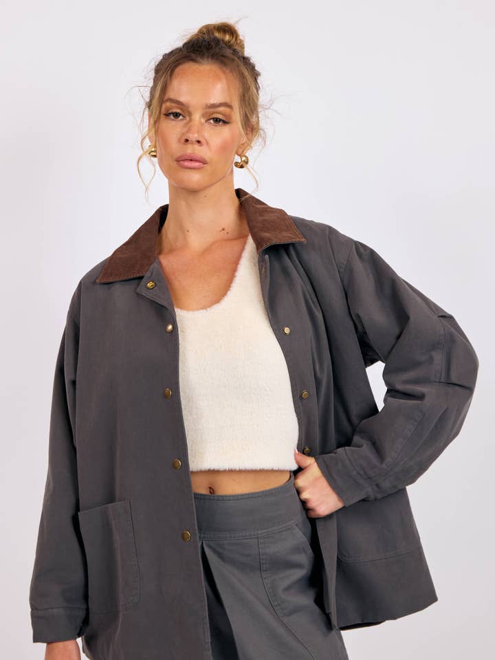 Veste de grange à col contrasté Nordic Nights : CHARBON TAUPE pour la vente par Sage The Label