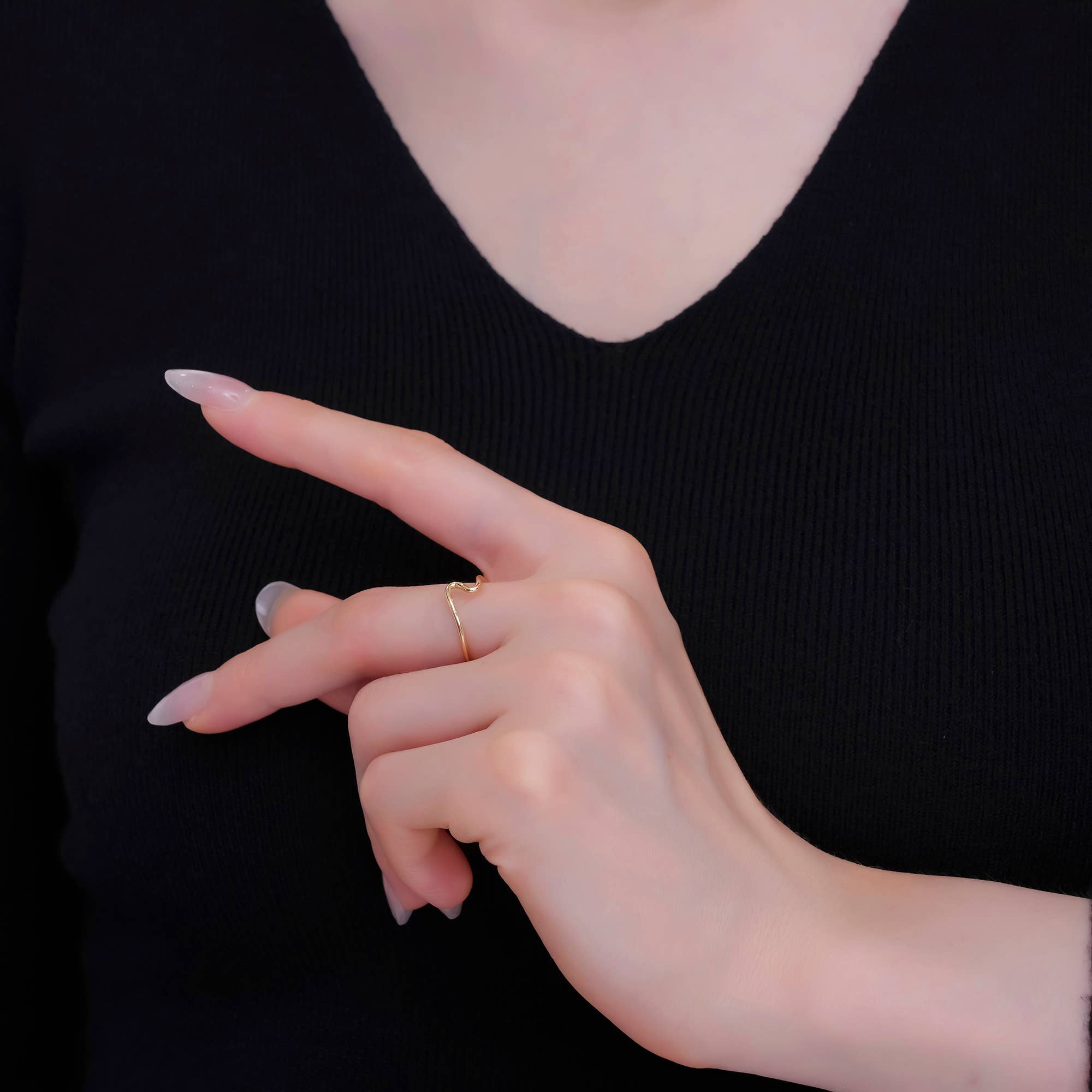 Aim Eternal – wholesale Band/Stackad Ring – Minimalistisk Ring Guld Öppen Ring Vågig Kurvig Ring, Tunn Ring Guld Ring Fint Stapelbar Ring Justerbar Ring. R-0842