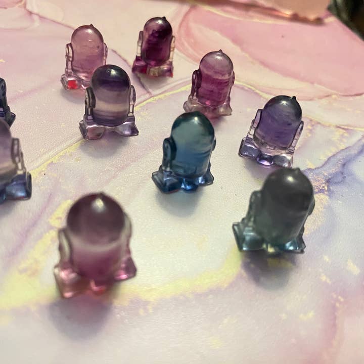 Moon River Designs - Vendita all'ingrosso Pietra/cristallo spirituale - Mini sculture in cristallo R2D2 Star Wars, fluorite e ossidiana1
