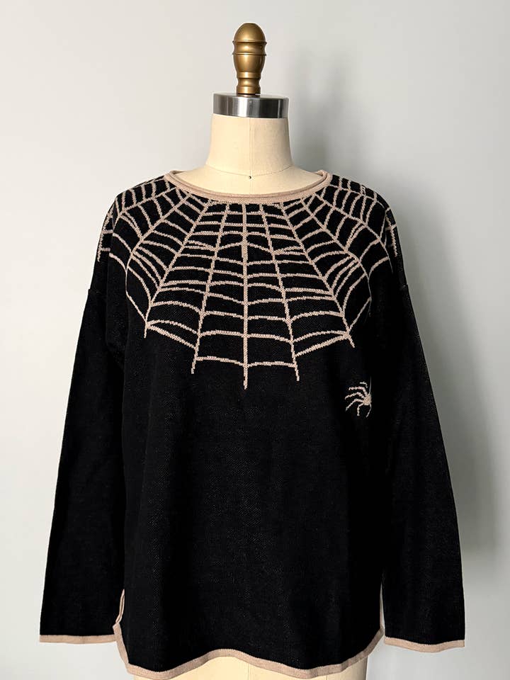 Charlotte's Spinnennetz-Pullover Elfenbein Schwarz - AUF BESTELLUNG ANGEFERTIGT für den Großhandel von The Oblong Box Shop™