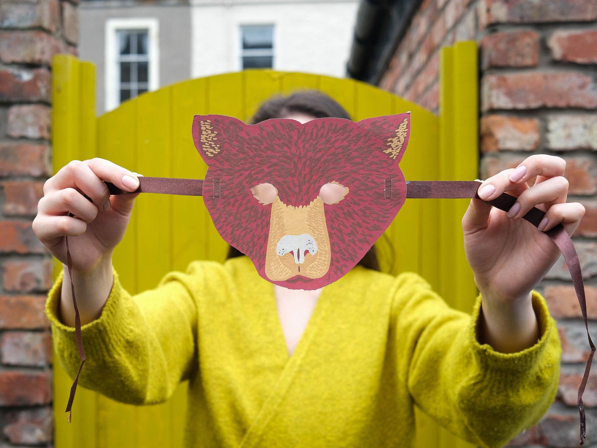 East End Press – wholesale Vardagliga hälsningskort – Bear Mask gratulationskort3