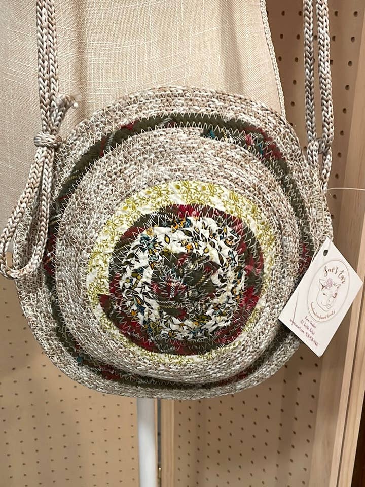 Borsa a tracolla in tweedy verde a conchiglia per la vendita all'ingrosso da parte di Sow's Ear