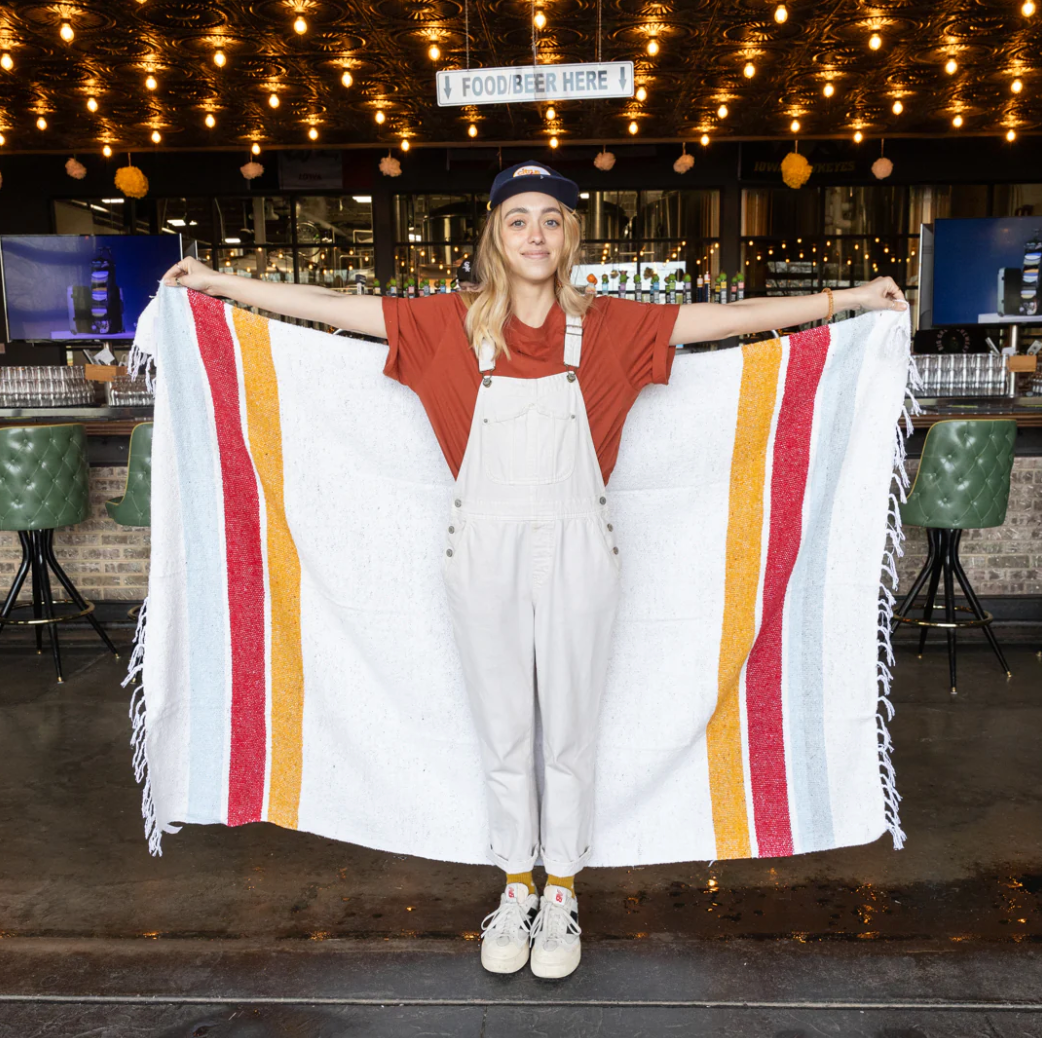 Sundream - Wholesale Throw Blanket - SUNDREAM CUSTOM: CLASSIC THROW + WOVEN LABEL (MOQ 50 UNITS)9