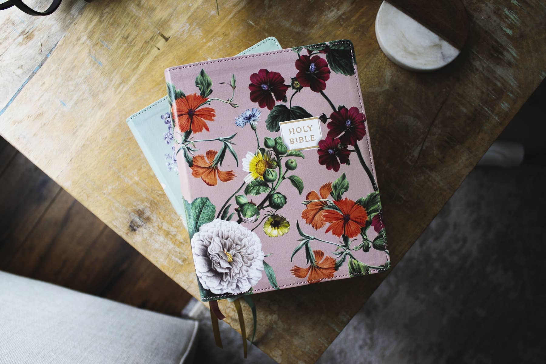 HarperCollins Christian Publishing - Wholesale Religion - NIV Artisan Collection Bible LP Leathersoft Sage Floral6