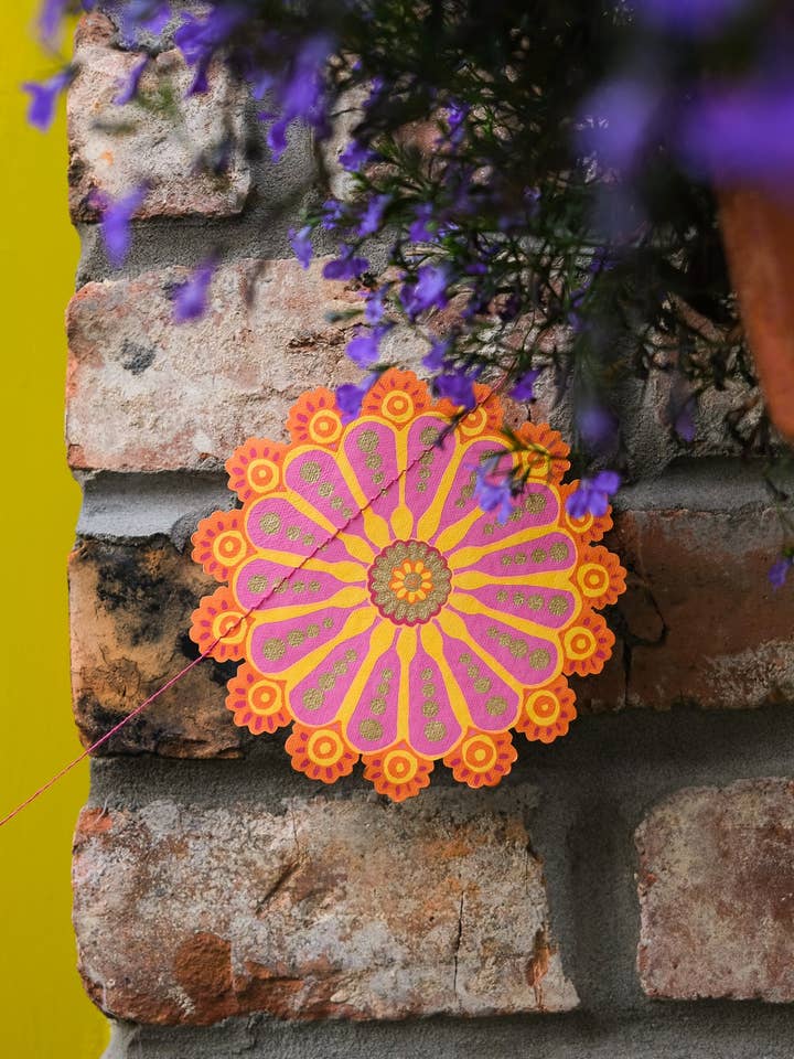 Diwali genaaide slinger voor wholesale door East End Press (UK/EU/AU/NZ)