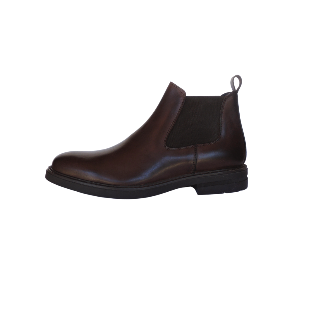 Cognac Chelsea Boots for wholesale on Faire1