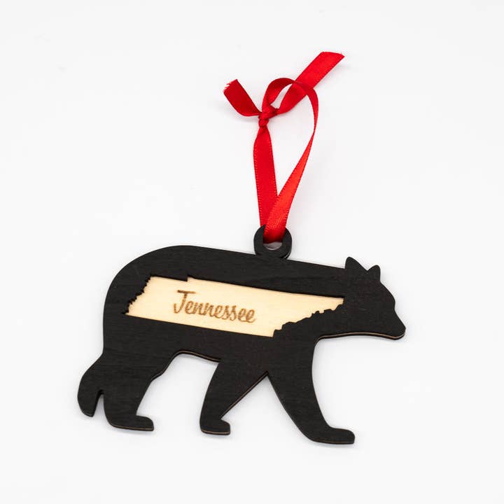 Håndlavet trætilstand 2-lags bjørneornament for engroshandel hos Turnmeyers