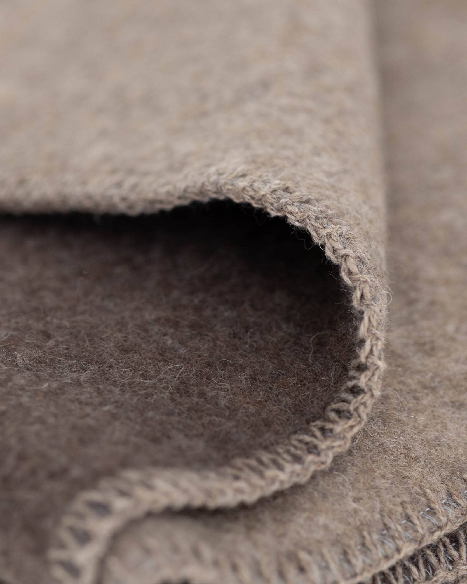 MoST - Vente Couvre-lit - Couverture de lit en laine mérinos GRIZZLY - simple - marron1