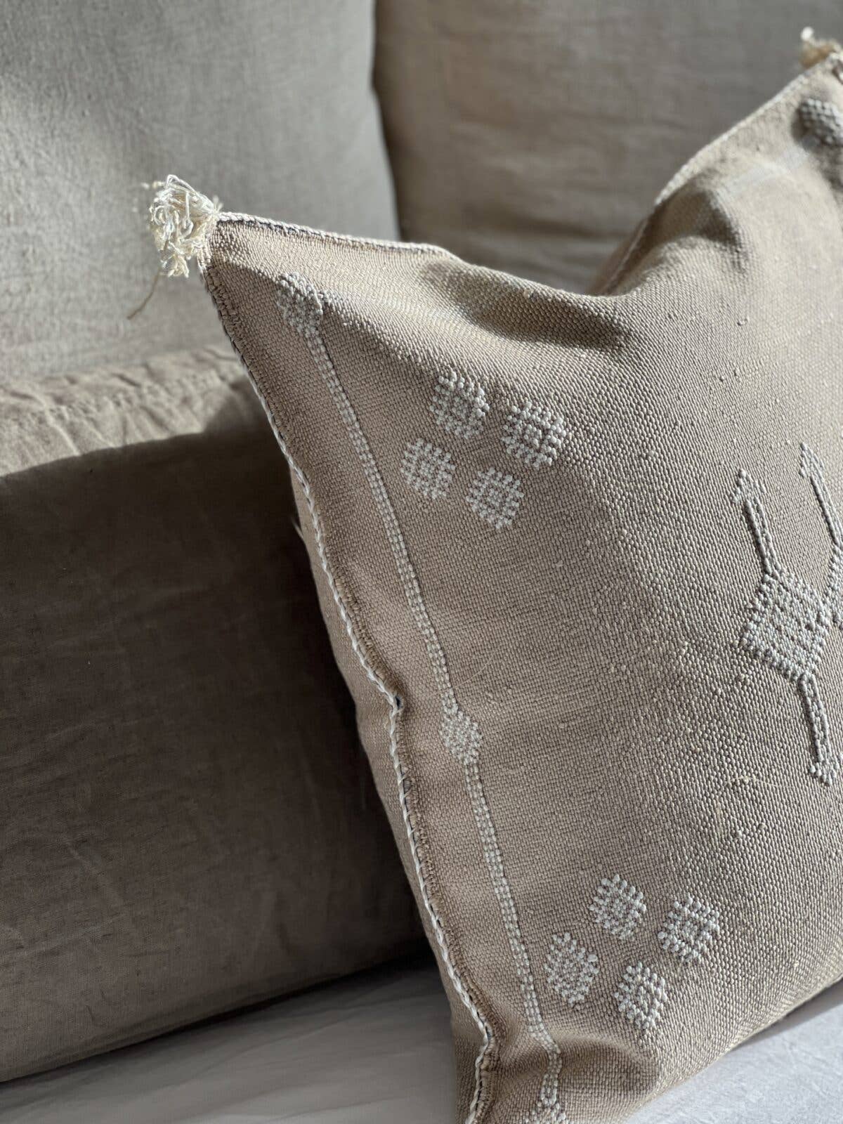 marrakeshop - Wholesale Throw Pillow Cover - Premium Grey Square Cactus Silk Pillow Cover 1