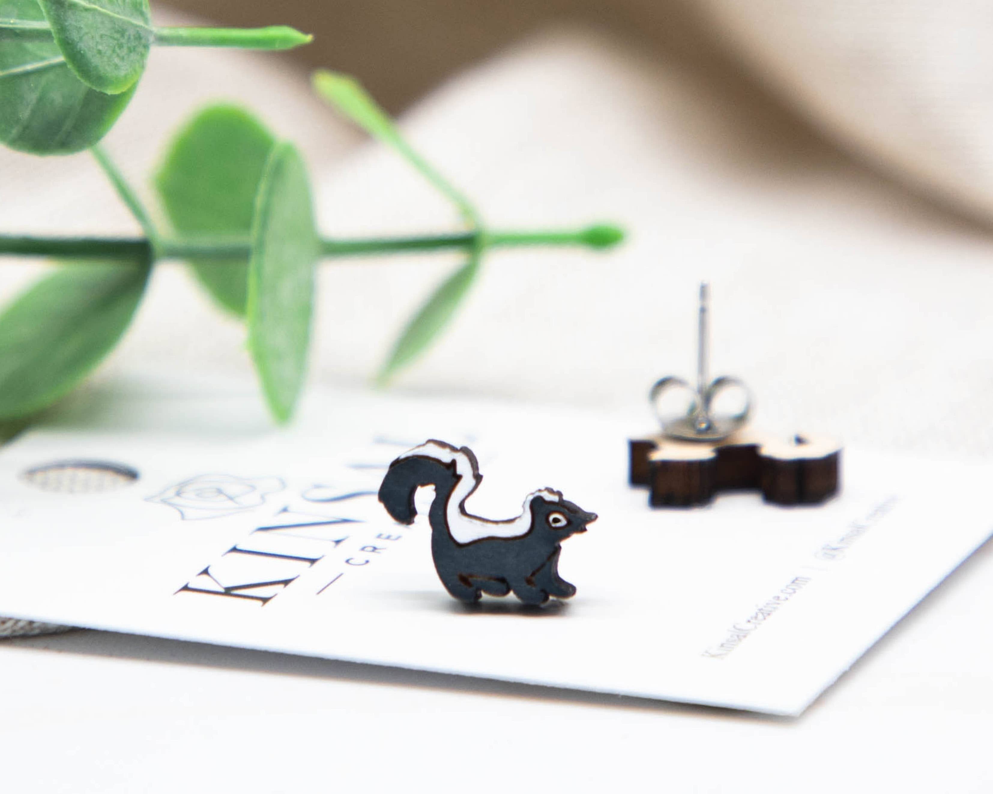 Kinsal Creative - Venta al por mayor Pendientes de botón/aretes de poste - Pendientes de tuerca Skunk Wood1