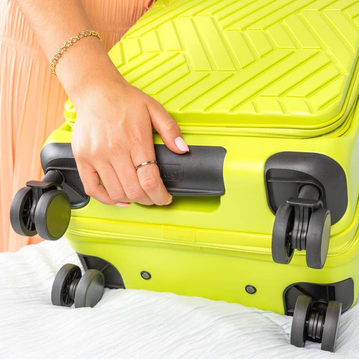 Lug - Wholesale Luggage - Box Truck Hard Sided Wheelie Carry-On21