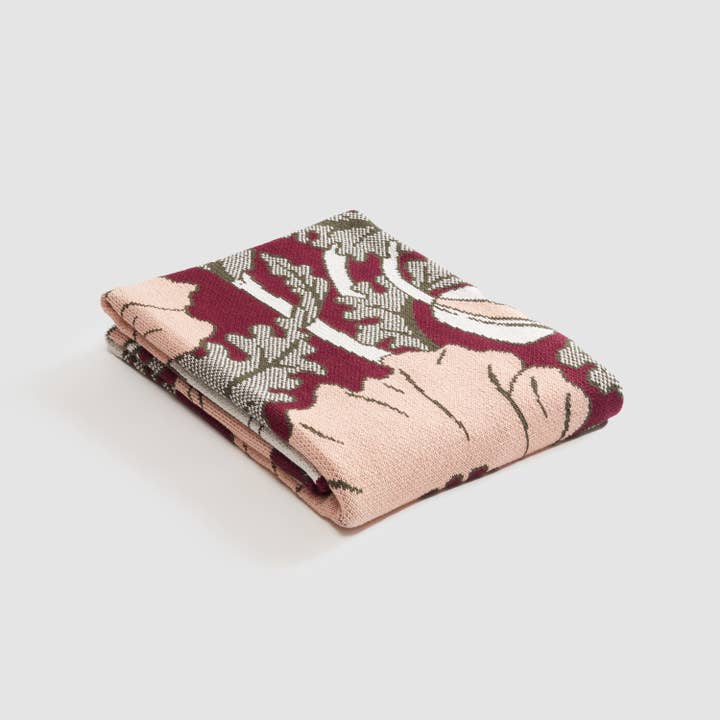 In2Green - Wholesale Throw Blanket - Cotton Sustainable Knit Floral Throw Blanket - Pavot by Maurice Pillard Verneuil4