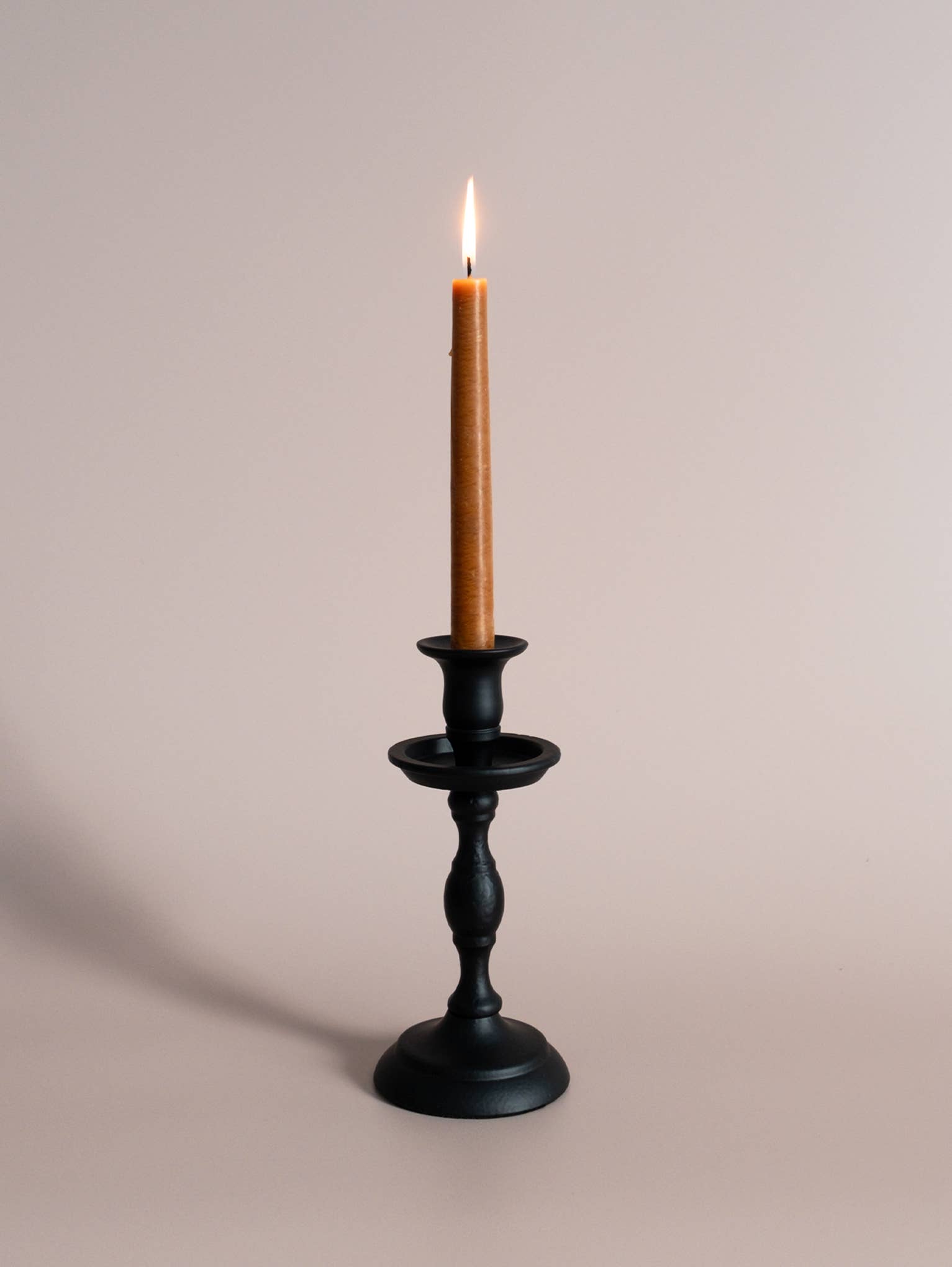 Made Market Co. – Engroshandel Lyseholder – Sort Empire Taper Lysestage Medium1