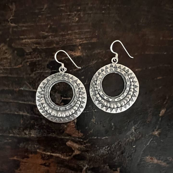 E13 - Inner Light earrings for wholesale by Anantara