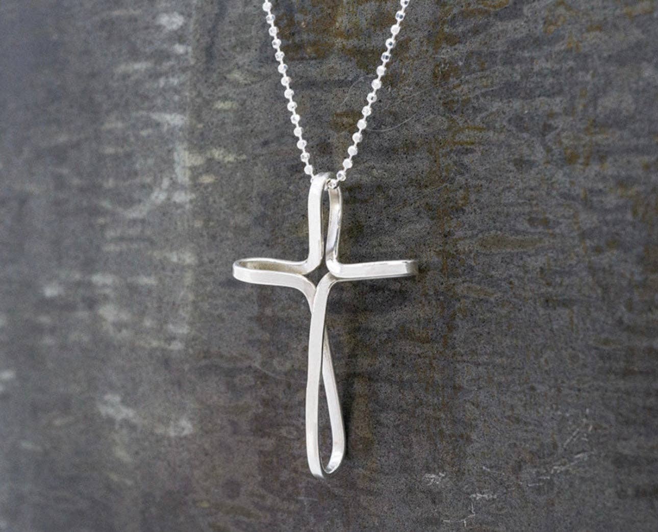 Nizhonitradersllc – Engroshandel Halskæde med vedhæng – Petite Tiffany Cross Vedhæng Halskæde0