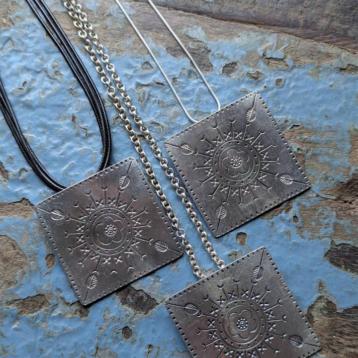 Collier Pendentif Ostara pour la vente par luna-tree