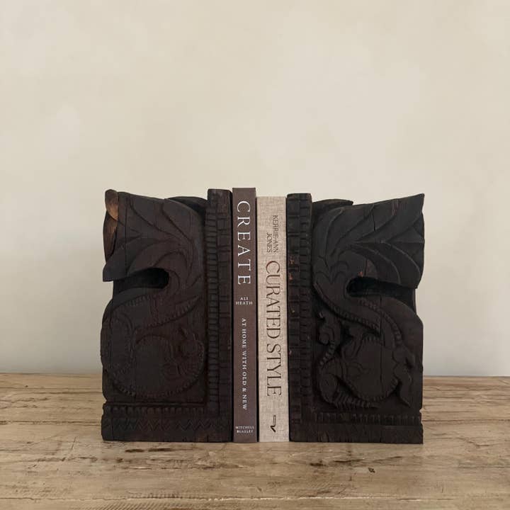 Paire de serre-livres vintage en bois sculpté à la main pour la vente par Project Kalaa