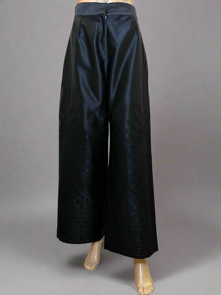 Pants for wholesale by HAMA