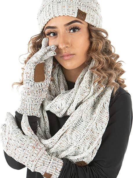 C.C Mössa, Handske & Halsduk Set - Confetti Ivory för wholesale av Funky Junque