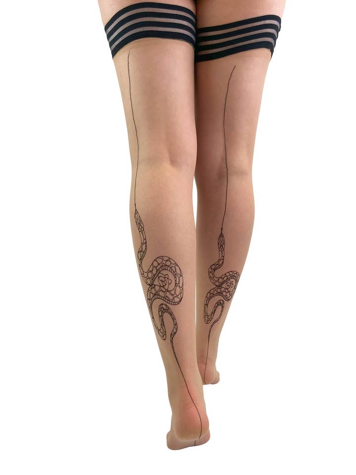 Bas autofixants avec couture arrière Premium Snake - Liquidation pour la vente par Pamela Mann