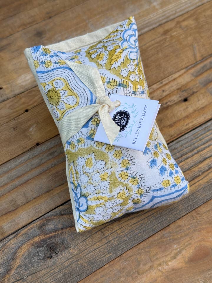 Coussin pour les yeux lavande pour la vente par Belle's Nest