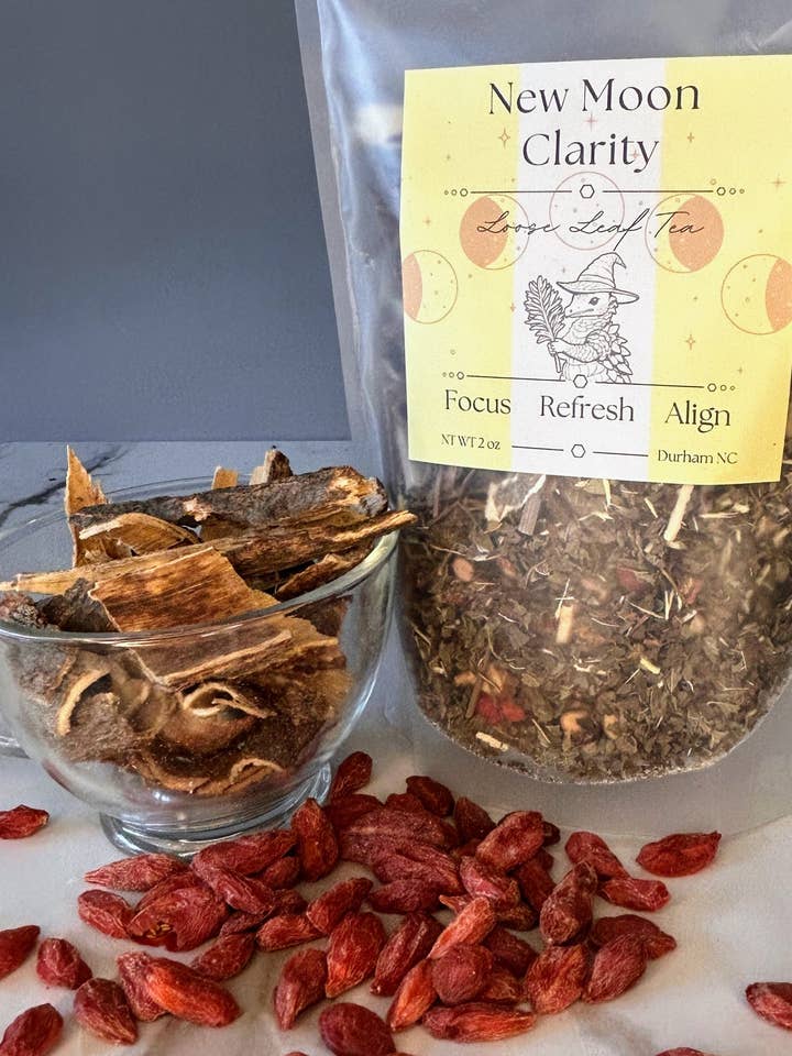 Clarté de la Nouvelle Lune pour la vente par Pine and Pangolin