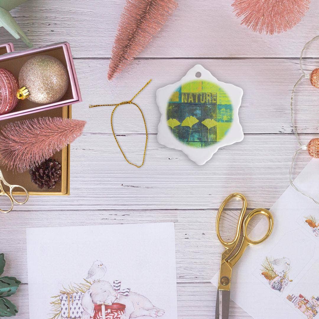 3dRose - Wholesale Ornament - 3dRose, Collage Illustratie Met Ginkgo Bladeren En Textelementen In Groen, Ornament5