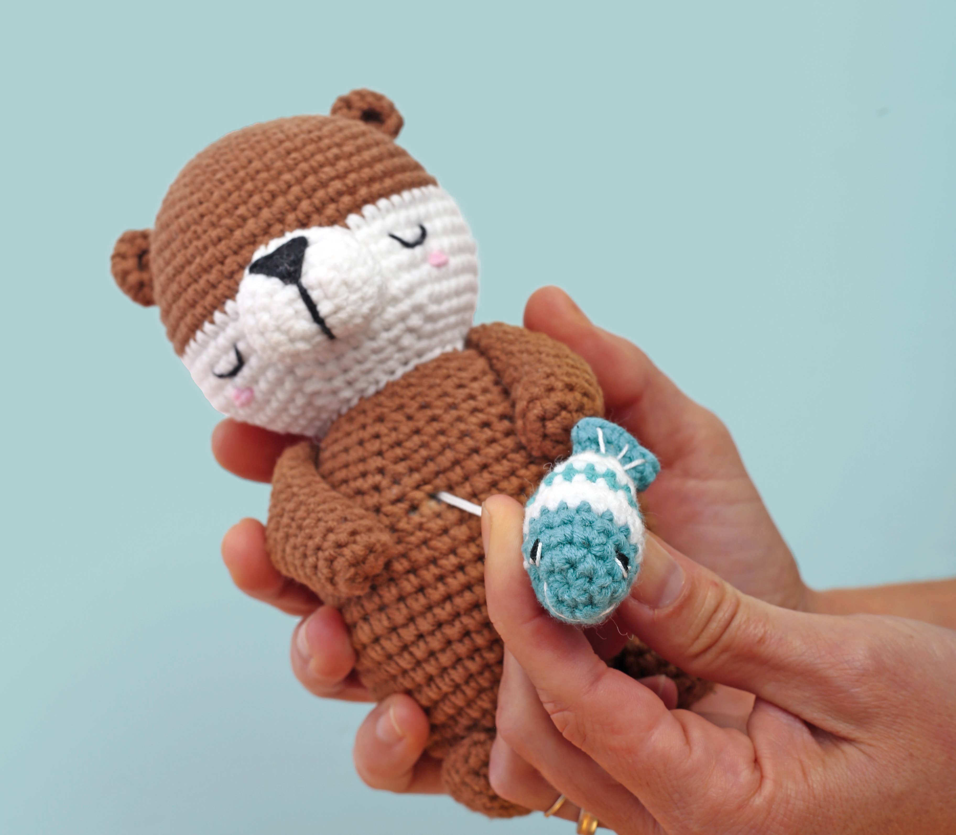 Graine Créative - Wholesale Knitting/Crochet Supplies - MUSICAL OTTER AMIGURUMI KIT