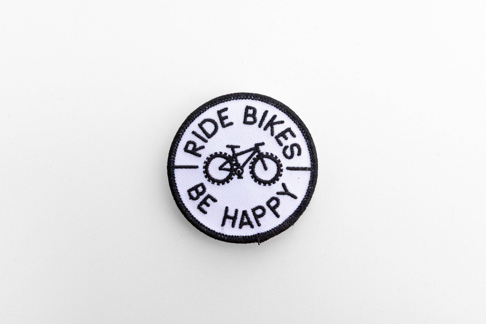 Squatchy - Vente Écusson - Patch "Roulez à vélo, soyez heureux"