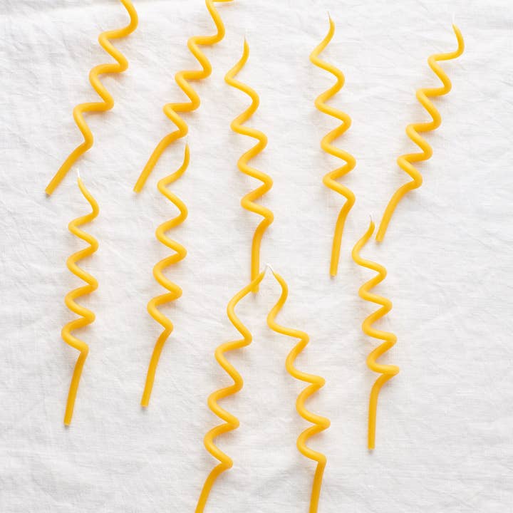 Waxing Moon - Wholesale Cake Candle - Twirl1