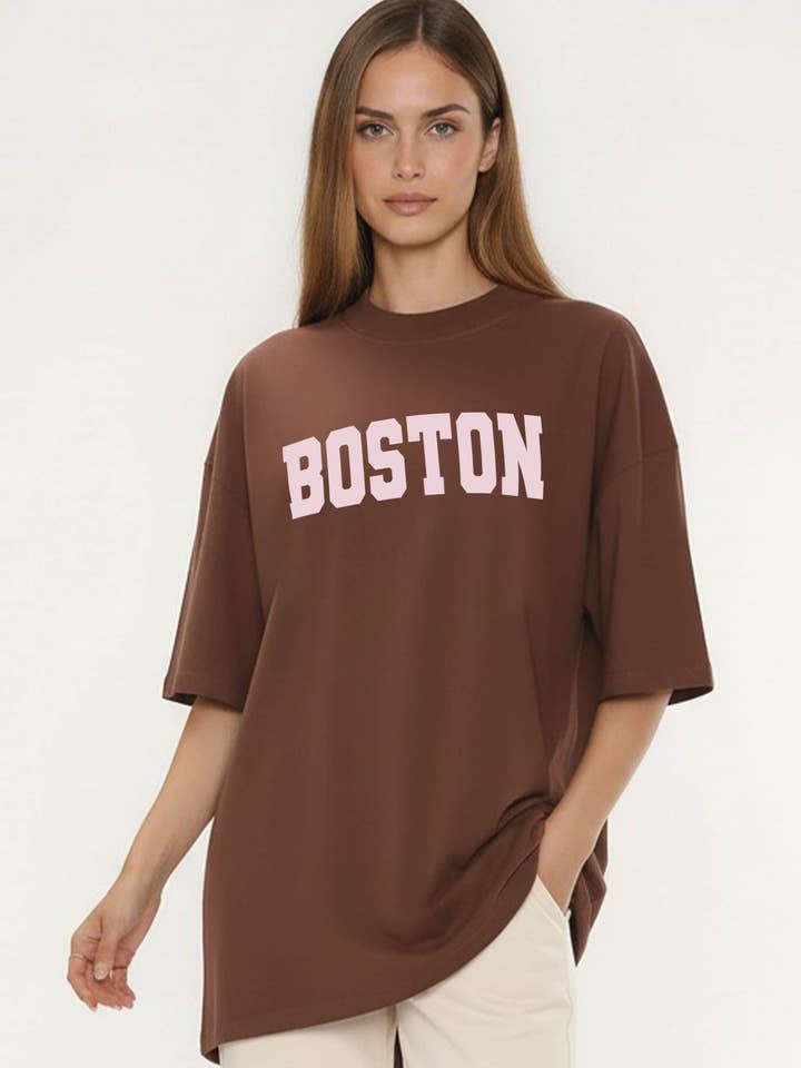 T-shirt oversize 220GSM con stampa grafica di Boston per la vendita all'ingrosso da parte di Missi Clothing
