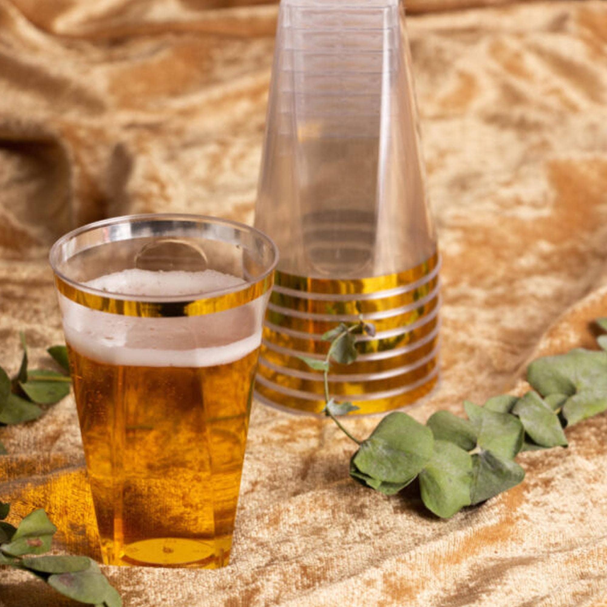 EcoQuality - Venta al por mayor Taza desechable - Vasos cuadrados de plástico con borde dorado transparente de 10 oz1