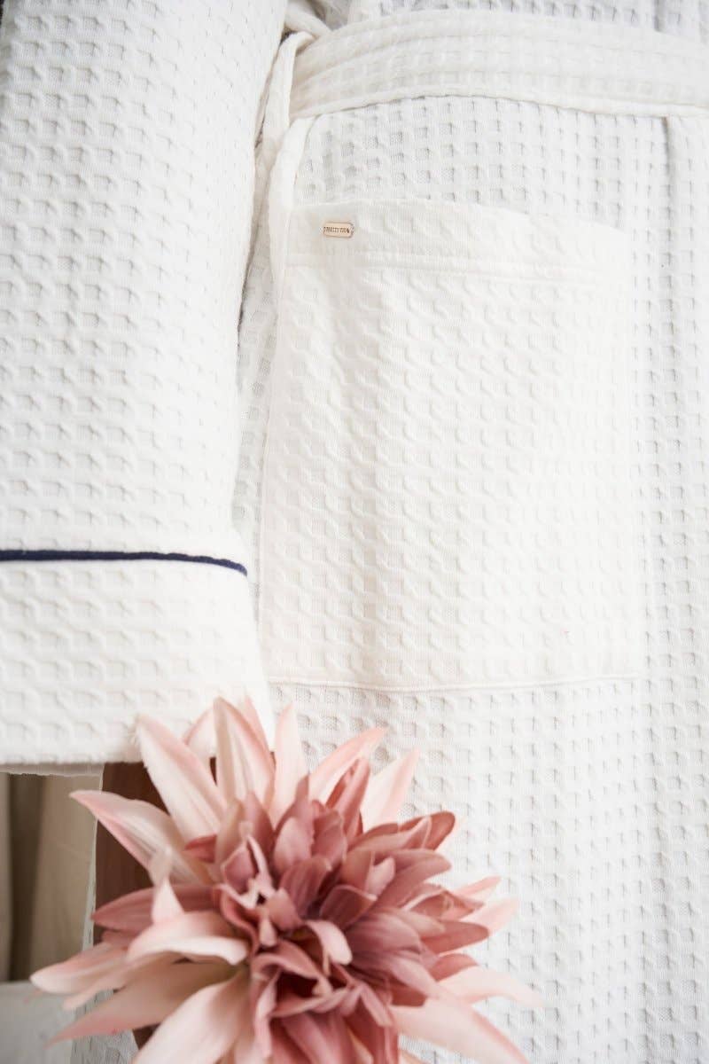 Luxury Suite Waffle Robe in White for wholesale on Faire1