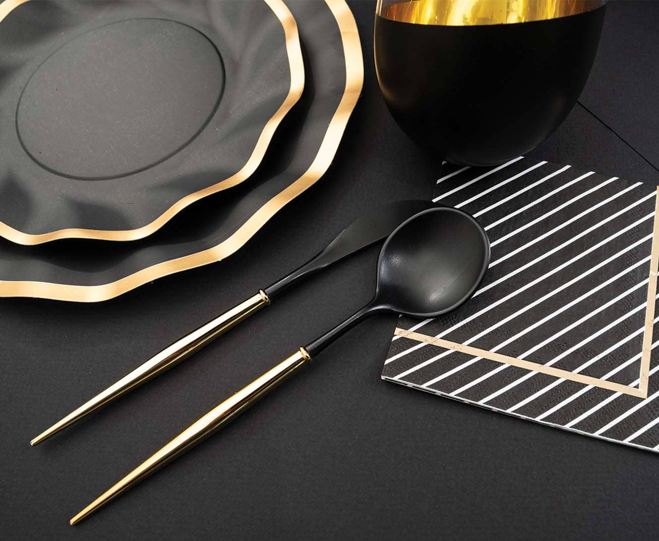 Sophistiplate - Wholesale Assorted Cutlery Set - Black & Gold Bella Assorted Plastic Cutlery/24pc, Service for 81
