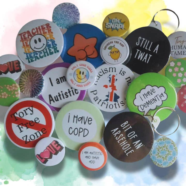 Love Stickers UK - Wholesale Badge accessory – Women's - Design Your Own Badge – 25mm, 45mm, or 45mm Keyring 1