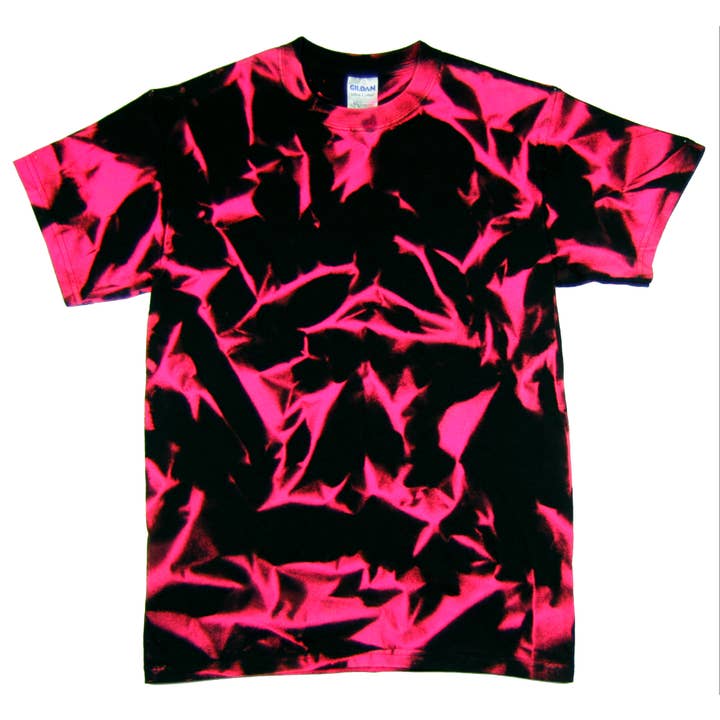 T-shirt Nebula Tie Dye rose fluo et noir pour la vente par Kerr's Cotton
