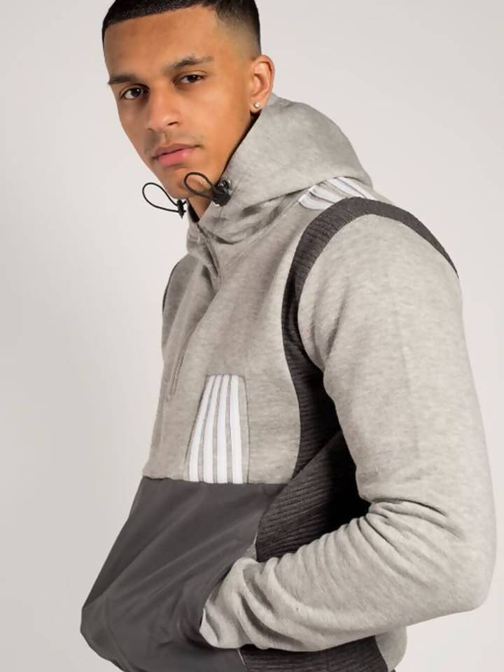 FATO DE TREINO COM CAPUZ ÀS RISCAS BLOQUEADO por atacado de justyouroutfit