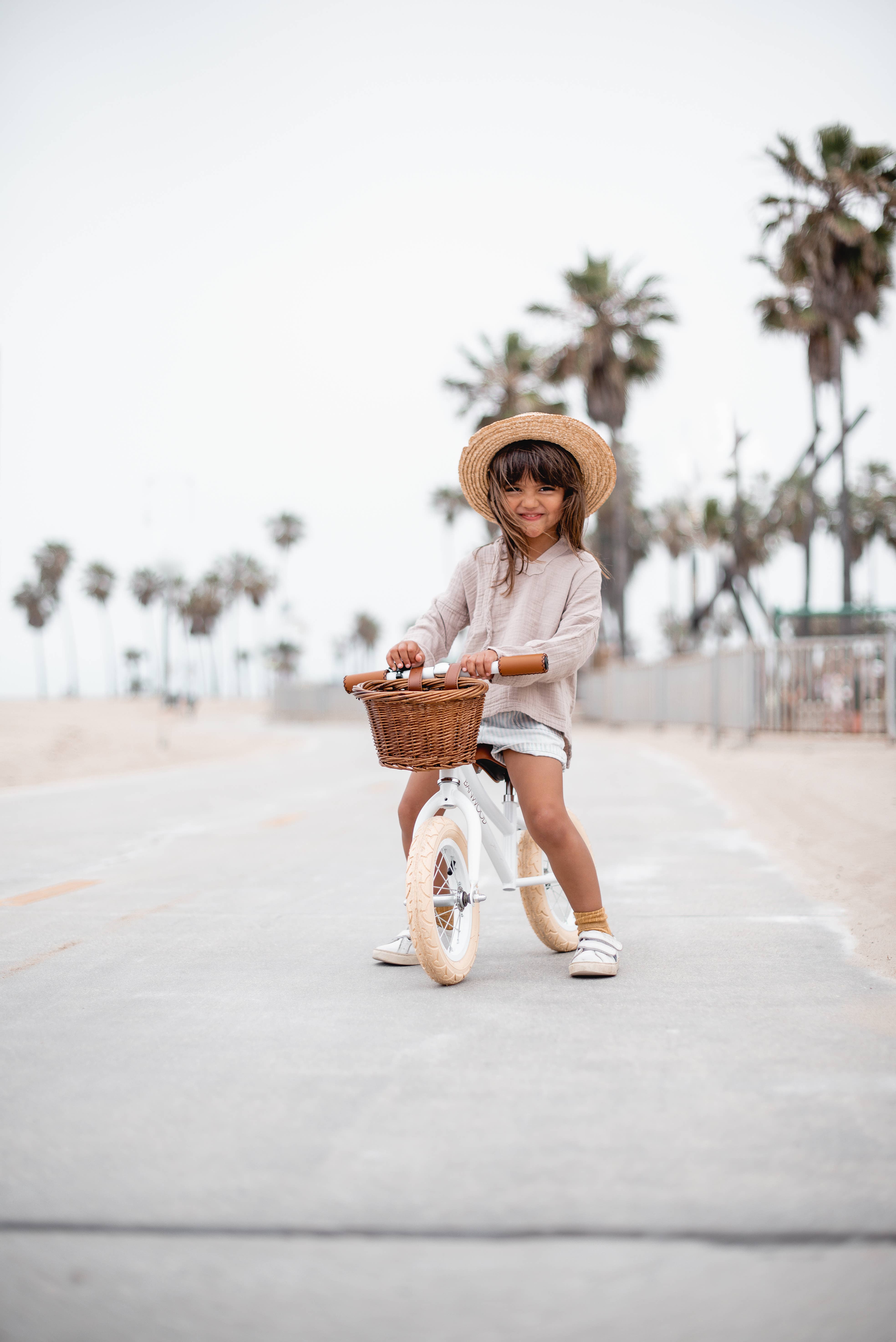 Banwood SL Europe - Wholesale Bike/Scooter - Kids - BANWOOD BALANCE BIKE FIRST GO VINTAGE - WHITE1