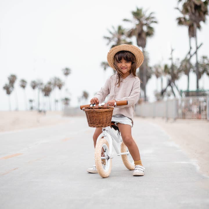 Banwood SL Europe - Wholesale Bike/Scooter - Kids - BANWOOD BALANCE BIKE FIRST GO VINTAGE - WHITE1