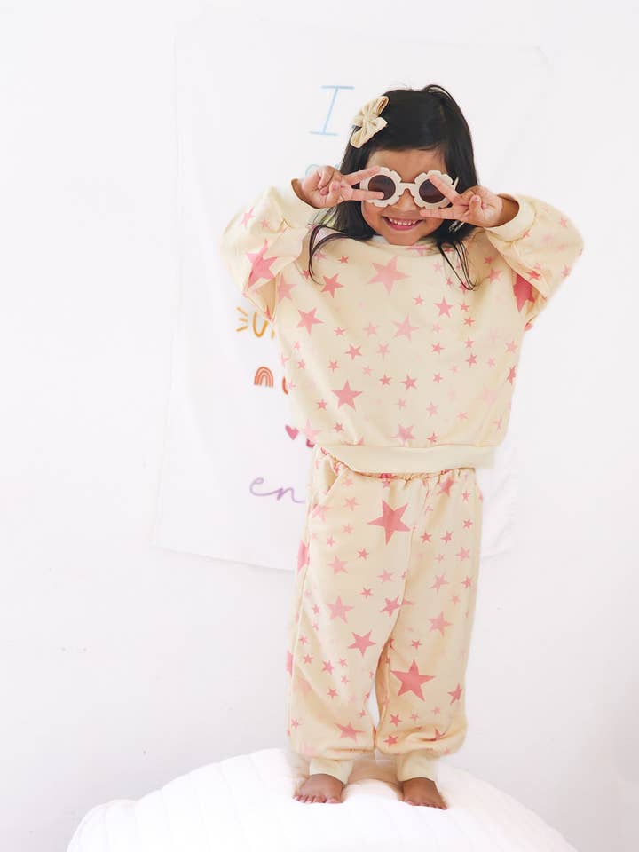 (GENOPFYLDNING!!!) Creme & Pink Stars - Loungesæt for engroshandel hos Fancy Shmancy Baby